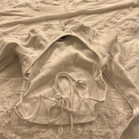 Motel Rocks Open Back Long Sleeve - Picture 2 of 3